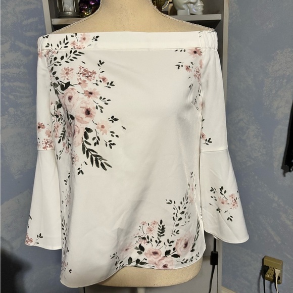 🛍Bundle sale🛍Dynamite White Floral Off-Shoulder Blouse small - Picture 2 of 8